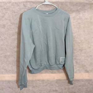 Cute crew neck sweater.